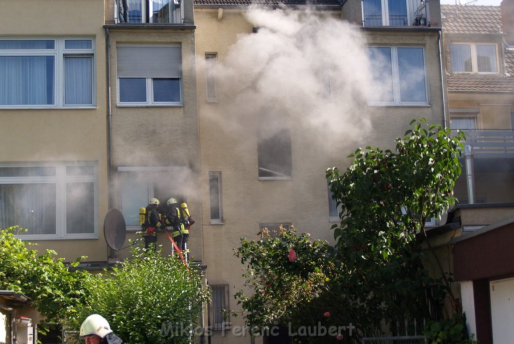 Brand Wohnung mit Menschenrettung Koeln Vingst Ostheimerstr  P047.JPG